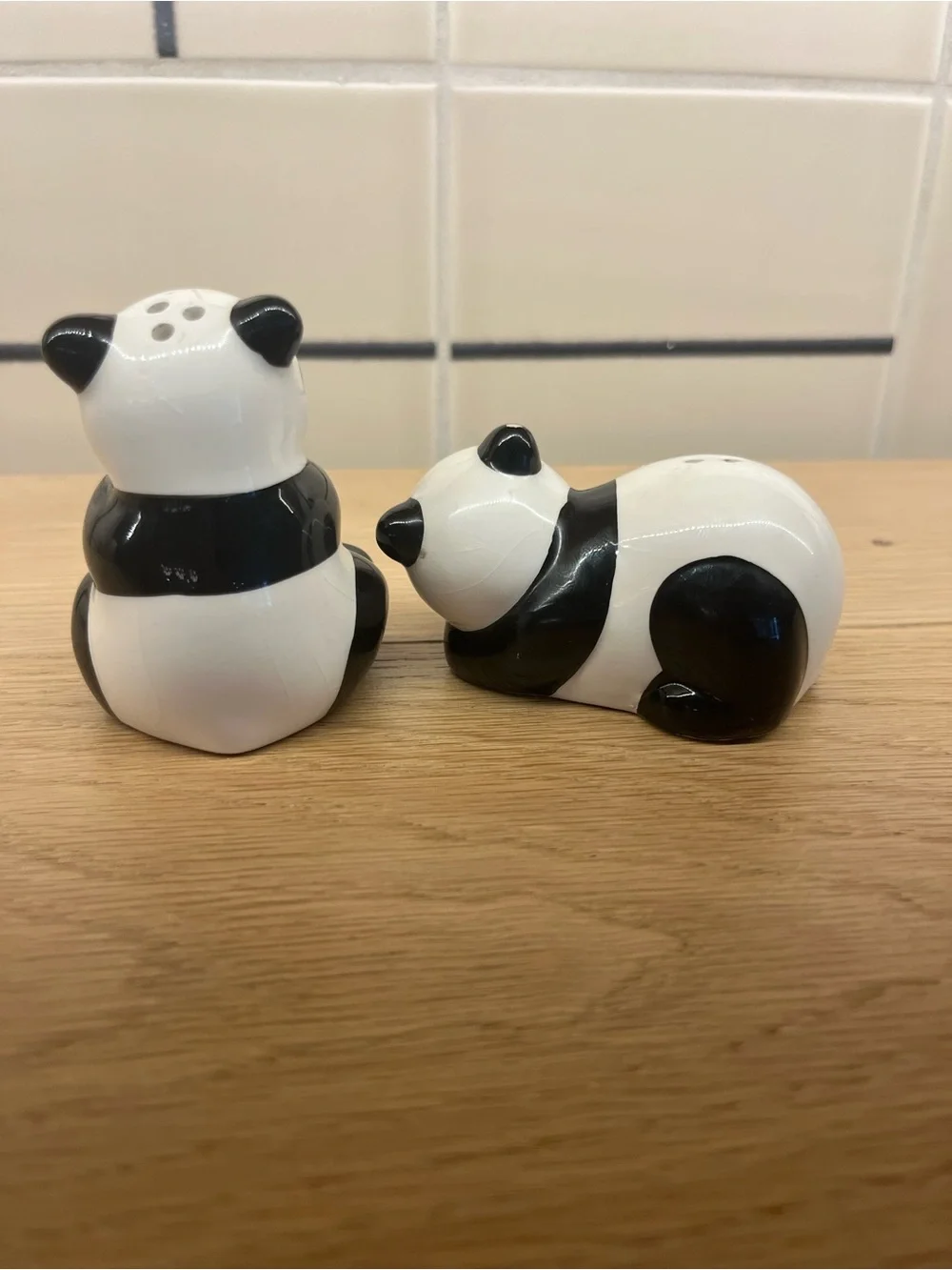 Panda Ceramic Salt and Pepper Shaker Set - Black & White